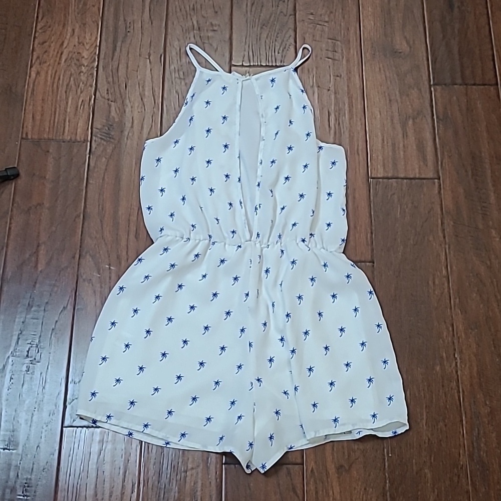 Love Tree Sleeveless White & Blue Palm Tree Print Romper with Open Back size L - Picture 2 of 8